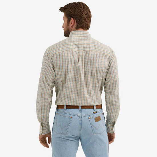 Wrangler Men's Classic Long Sleeve Shirt- Tan