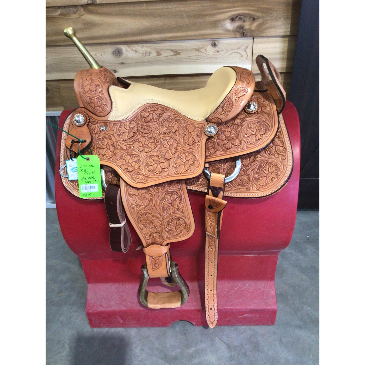 Irvine 15.5" Trick Saddle